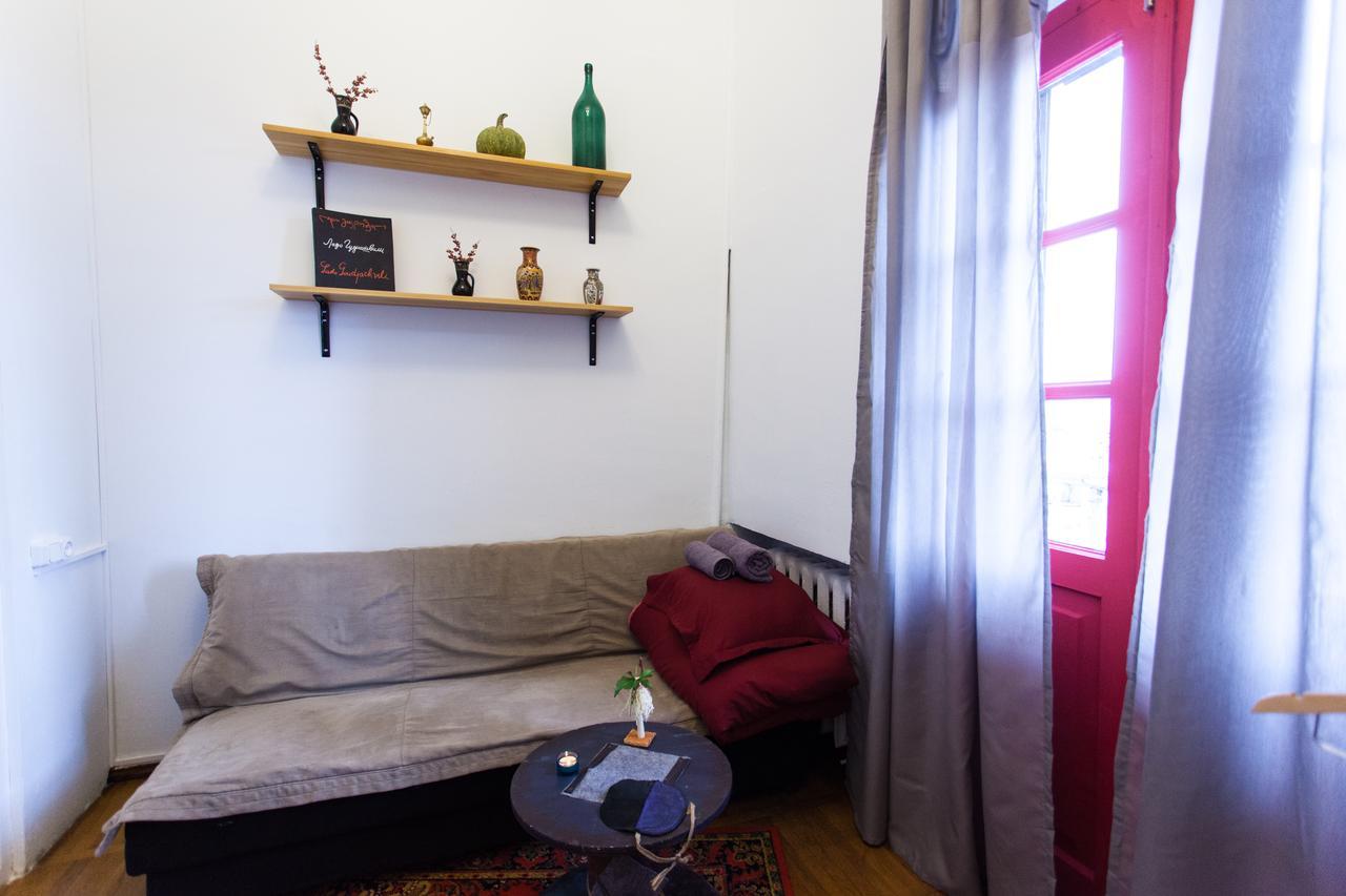Namaste Hostel Тбілісі Екстер'єр фото