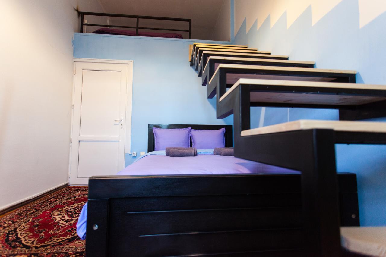 Namaste Hostel Тбілісі Екстер'єр фото